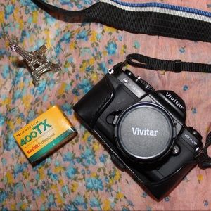 Vivitar v3800N with W&B film and carrying case